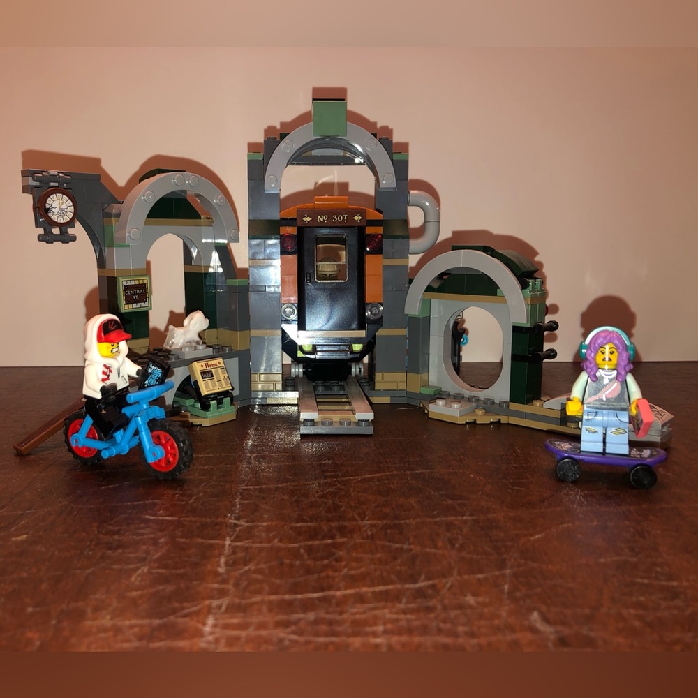 LEGO Hidden Side Newbury Subway Item #70430